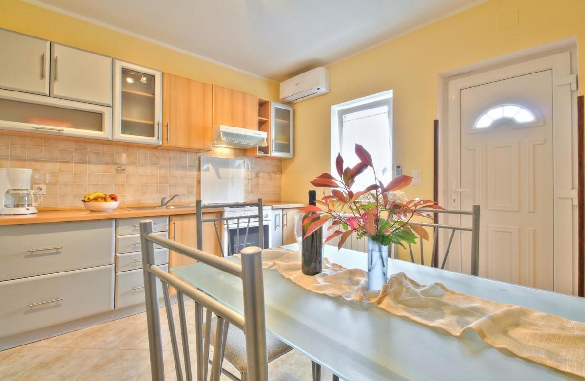 Lorena Apartments Umag Bagian luar foto