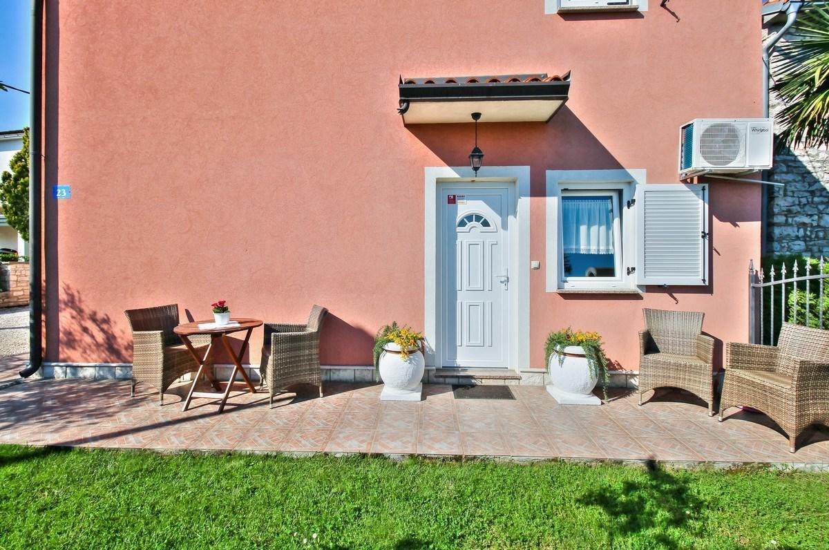 Lorena Apartments Umag Bagian luar foto