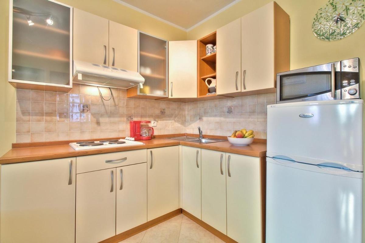 Lorena Apartments Umag Bagian luar foto