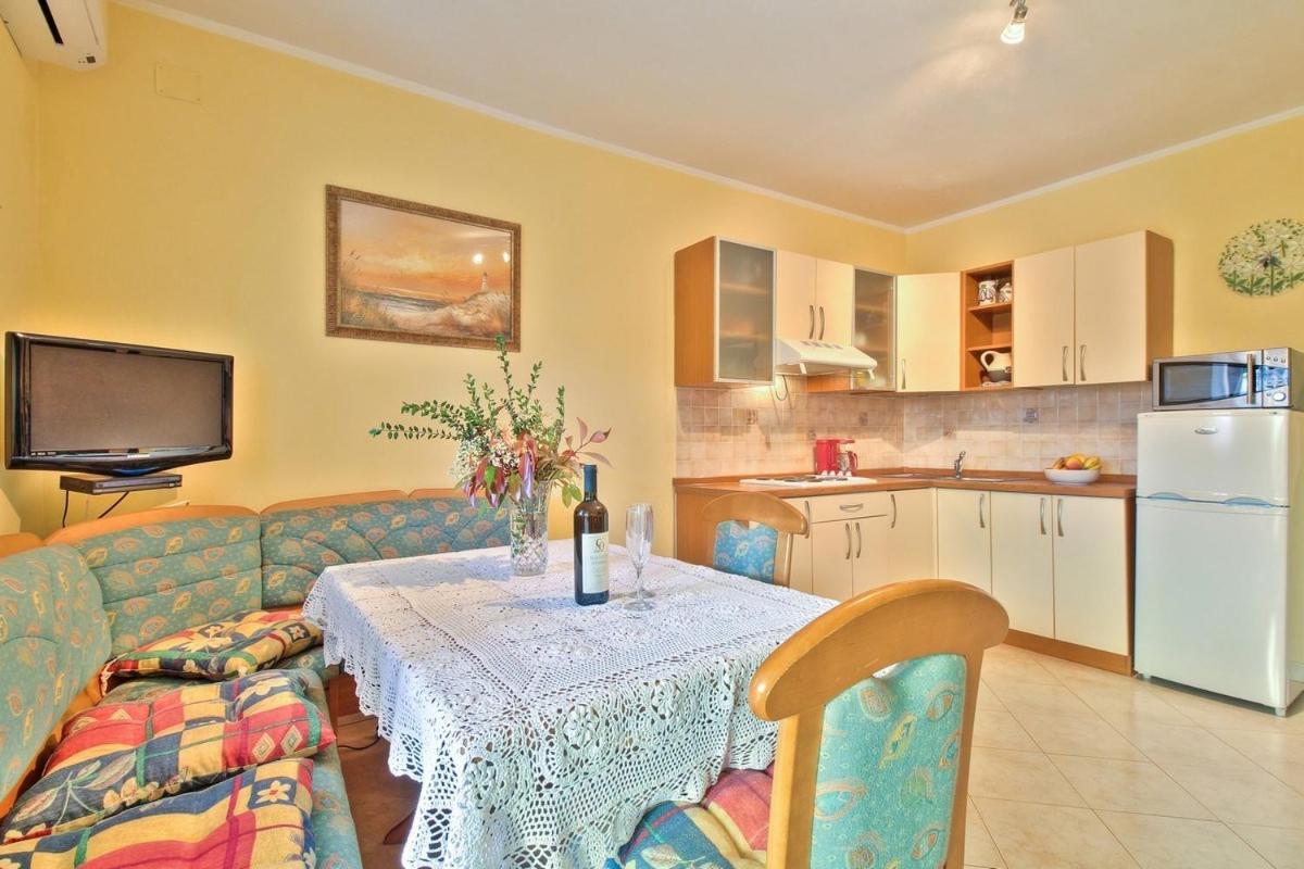 Lorena Apartments Umag Bagian luar foto