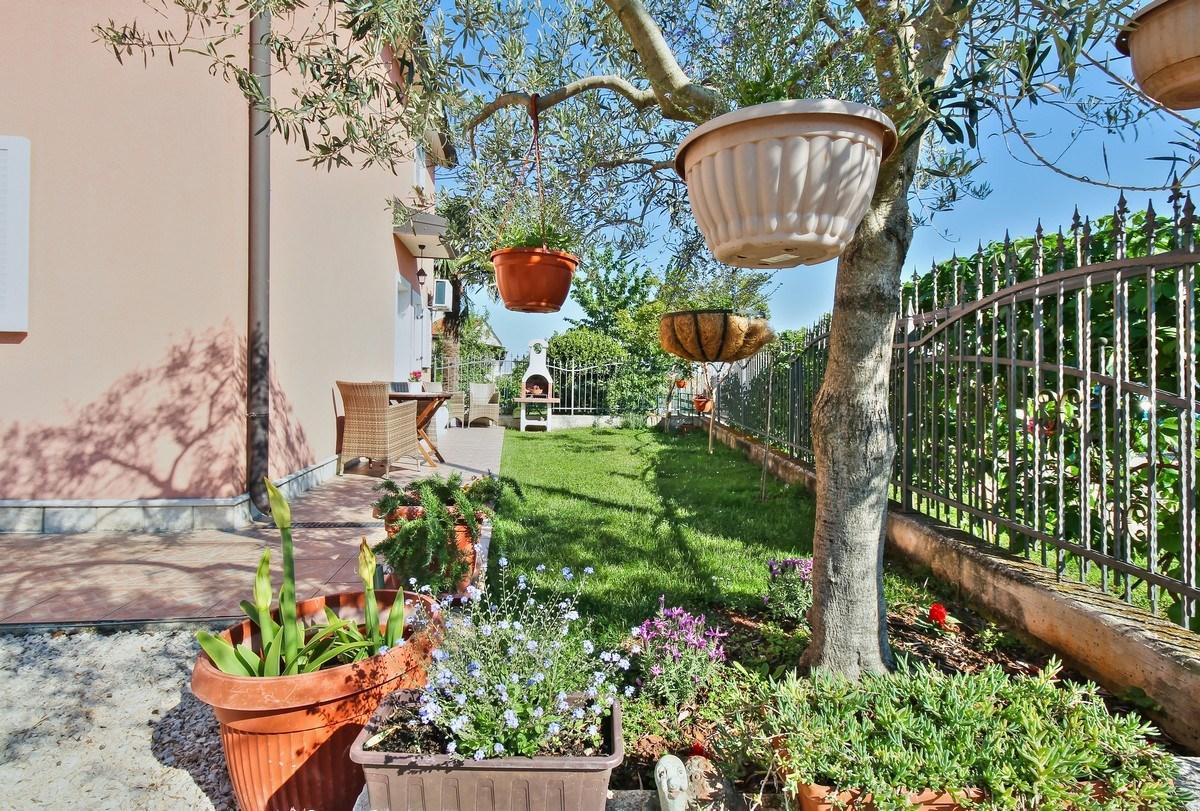 Lorena Apartments Umag Bagian luar foto
